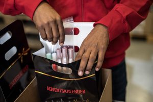 Adventskalender-Verpackung Handling